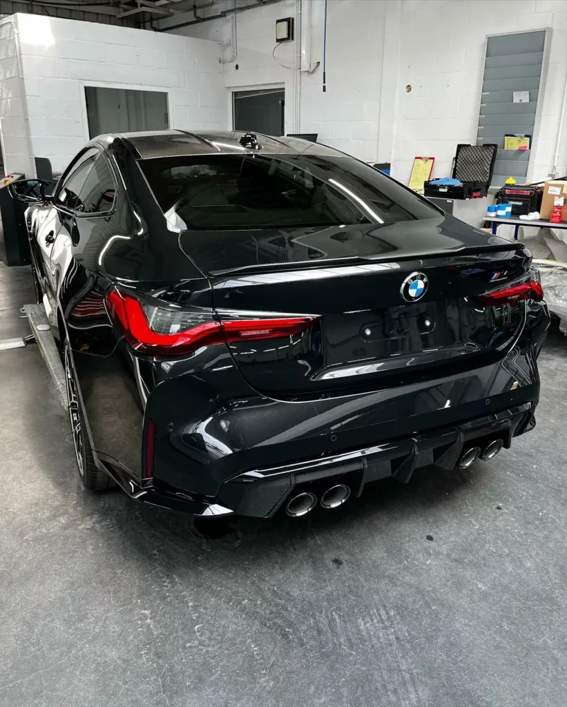 Carrosserie : coupé noir après polissage et traitement céramique