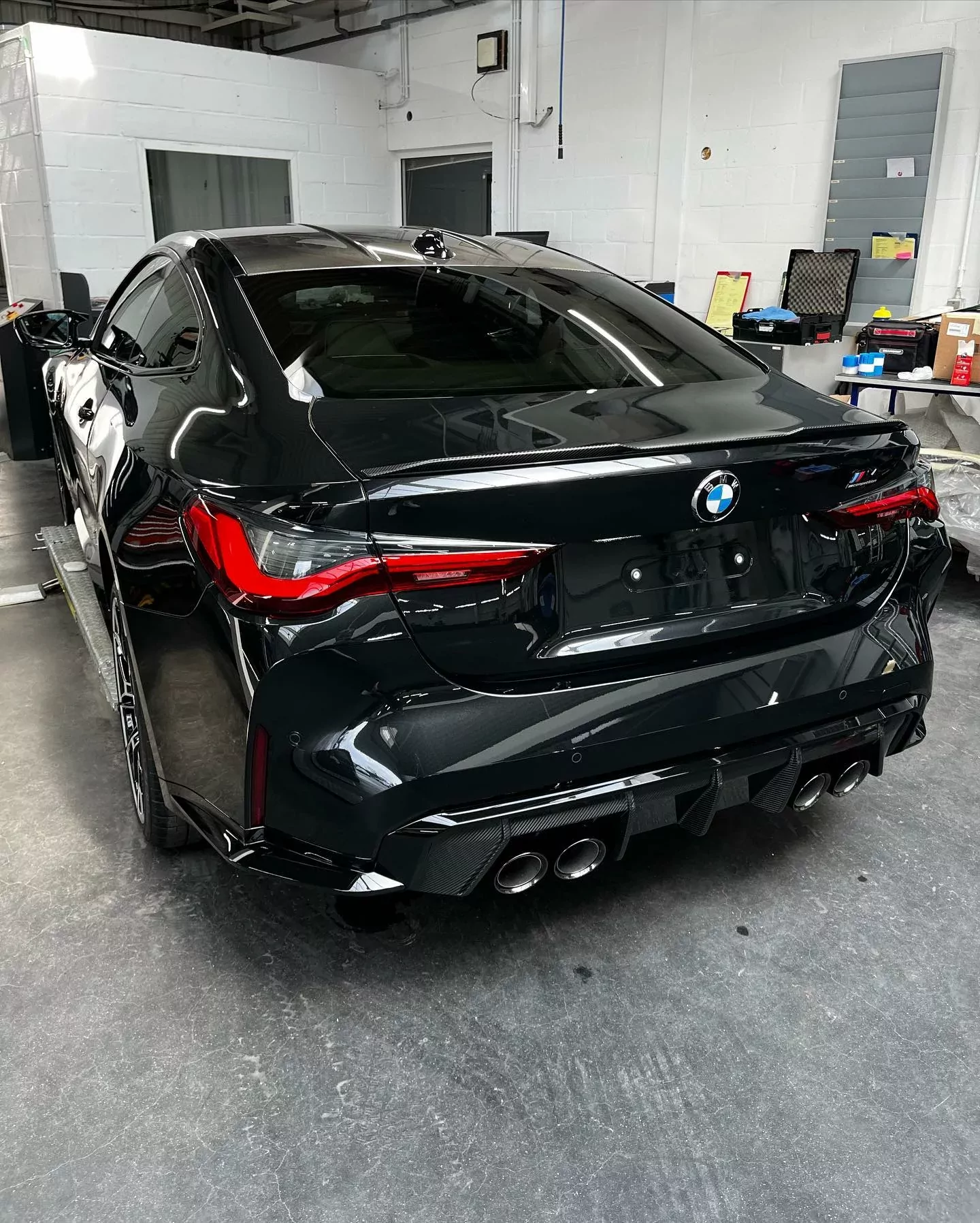 Liège : BMW M4 noire après polissage et traitement céramique